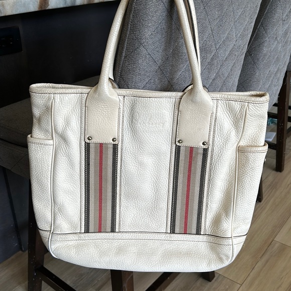 Pre loved- and loved it is… Burberry Leather Tote - Picture 1 of 9